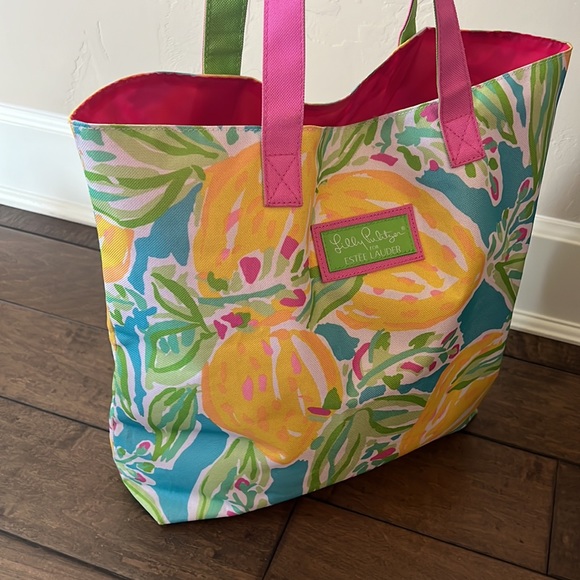 Lilly Pulitzer Bundle of 3 (Tote/Cosmetics/Wristlet) - Picture 13 of 16